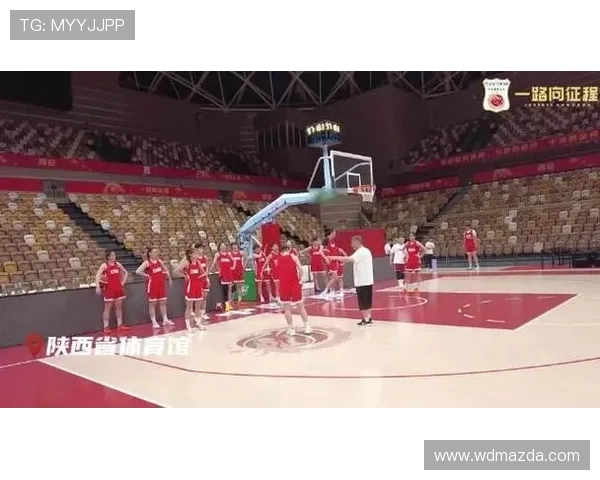 中国女篮热身赛迎战尤文图特女篮 王治郅现场观战引球迷热议 中国女篮热身赛迎战尤文图特女篮 王治郅现场观战引球迷热议