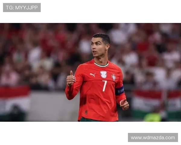 C罗庆祝世预赛射手王荣誉 两场胜利助力葡萄牙昂首前行 C罗庆祝世预赛射手王荣誉 两场胜利助力葡萄牙昂首前行